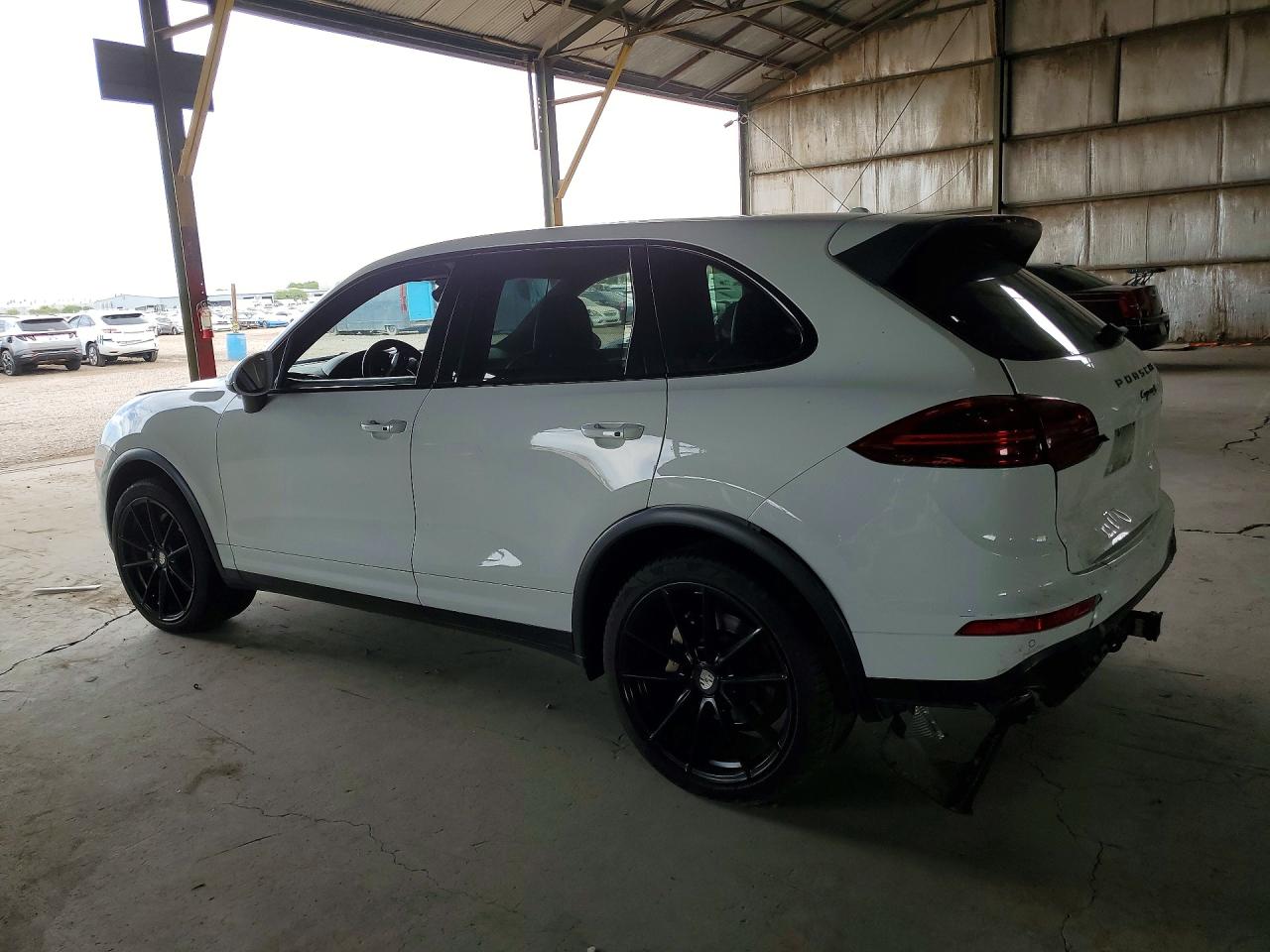 2017 PORSCHE CAYENNE