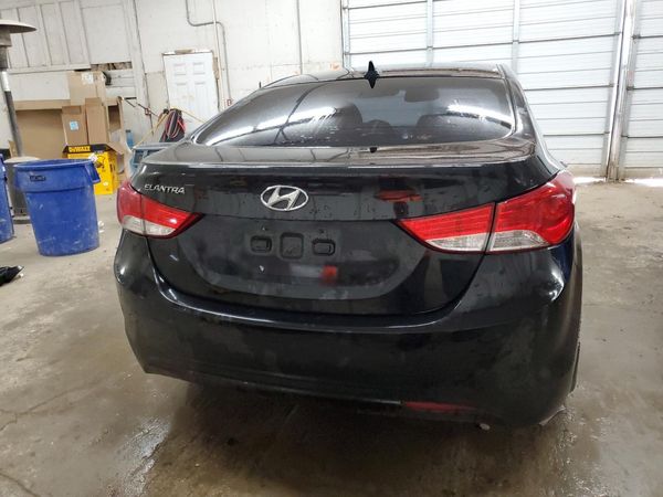 2013 HYUNDAI ELANTRA