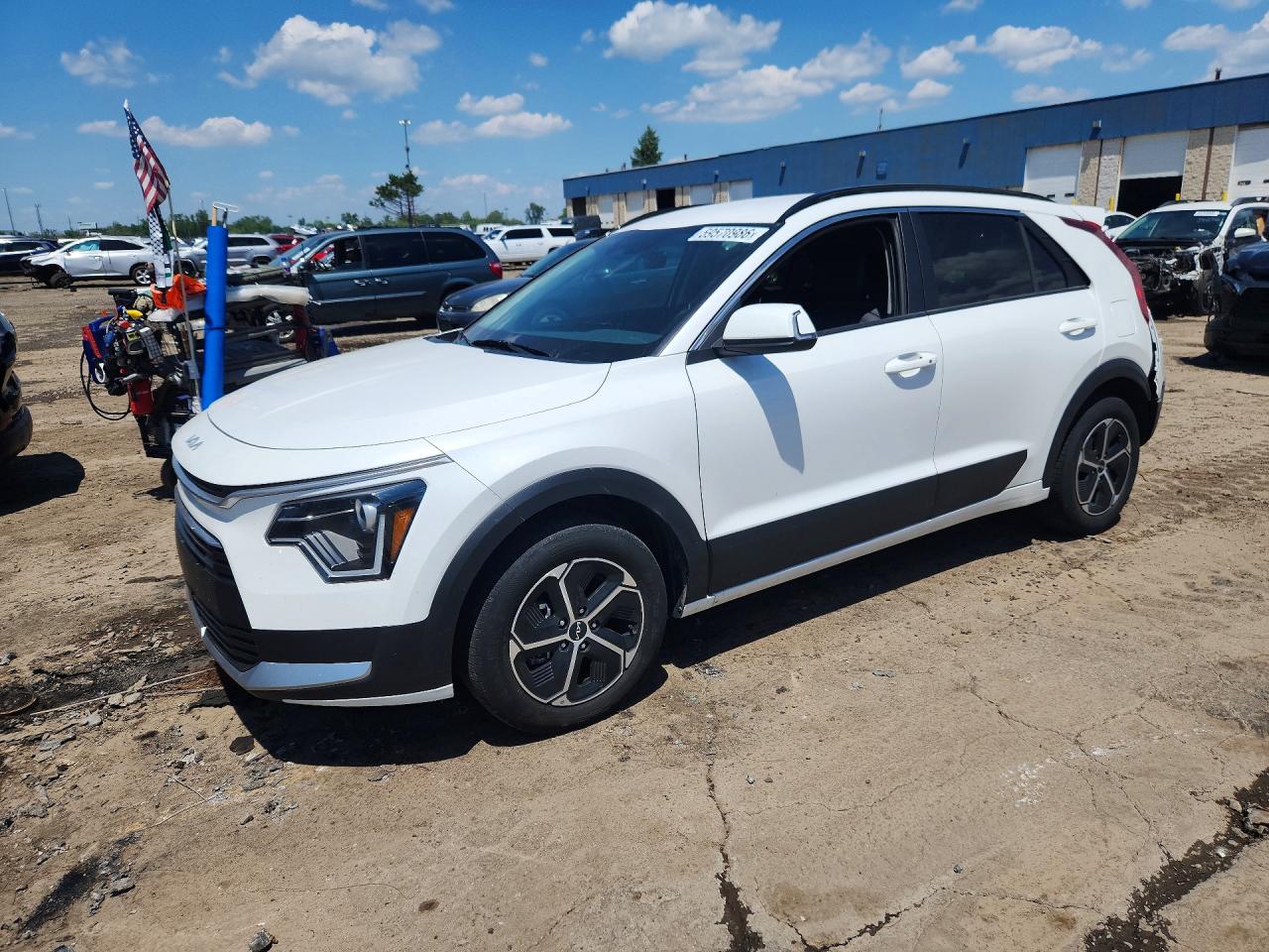 2023 KIA NIRO EX