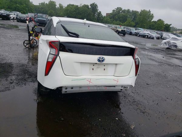 2016 TOYOTA PRIUS One/Two