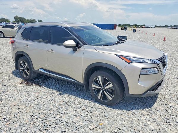 2021 NISSAN ROGUE SL — Passenger 3/4