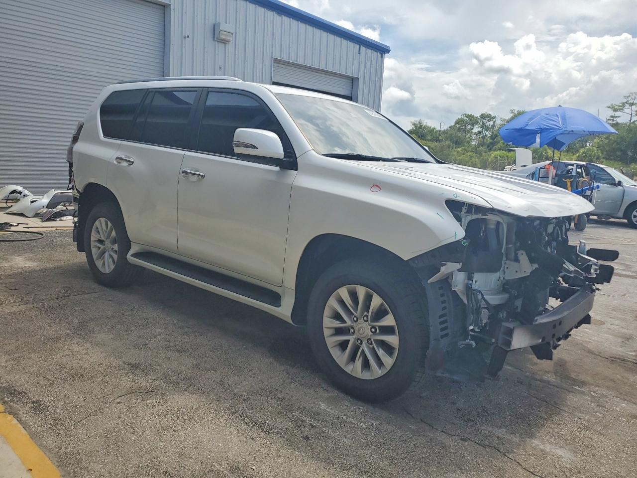2023 LEXUS GX 460 Premium