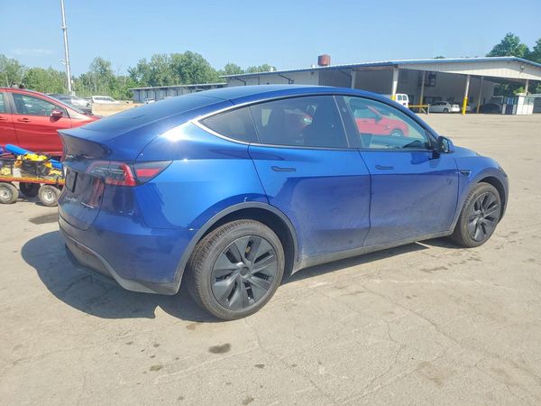 2025 TESLA MODEL Y