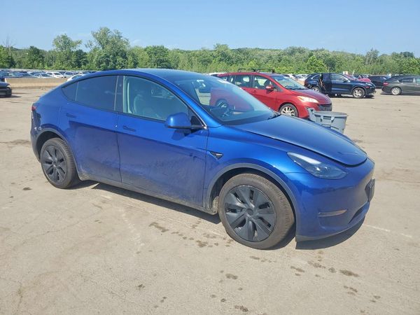 2025 TESLA MODEL Y