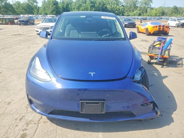 2025 TESLA MODEL Y