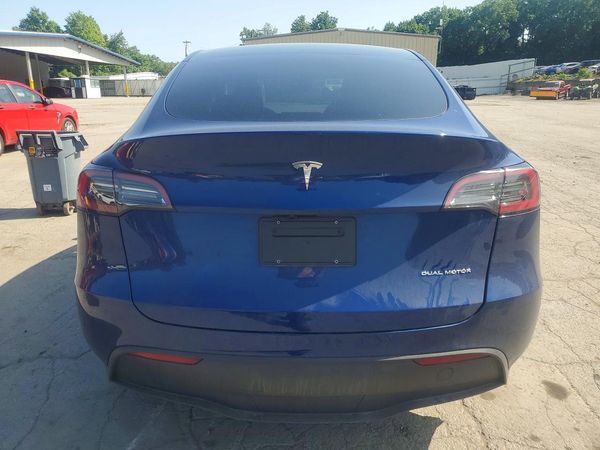 2025 TESLA MODEL Y