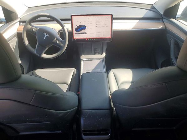 2025 TESLA MODEL Y
