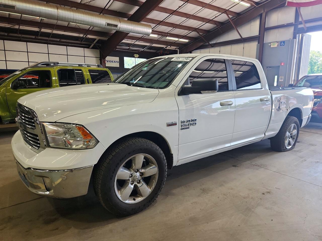 2019 RAM 1500 CLASSIC SLT