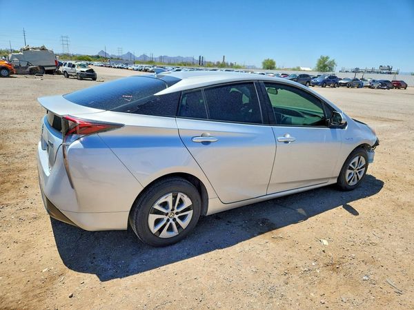 2016 TOYOTA PRIUS