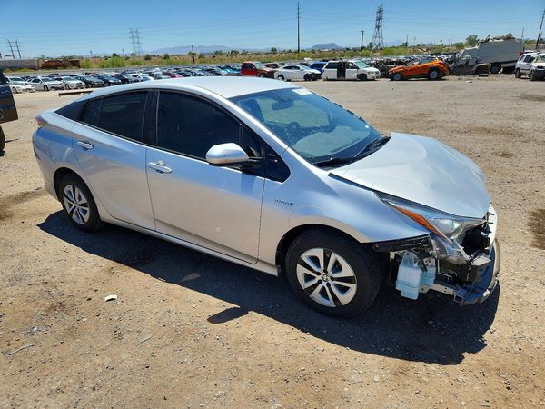 2016 TOYOTA PRIUS