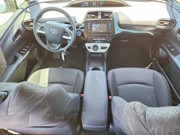 2016 TOYOTA PRIUS