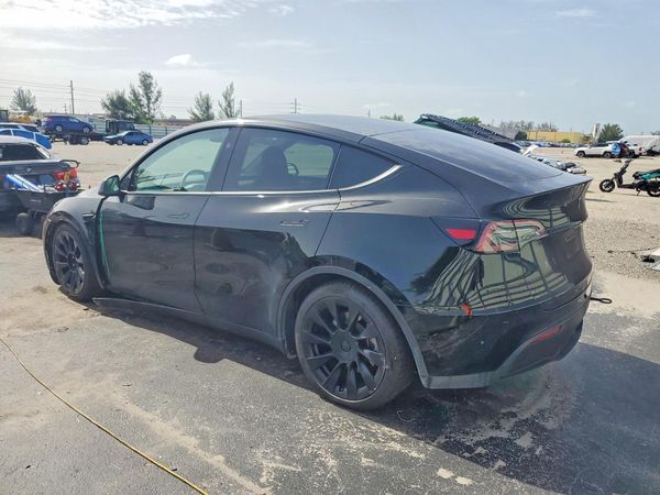 2025 TESLA MODEL Y
