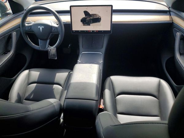 2025 TESLA MODEL Y