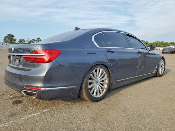 2016 BMW 740