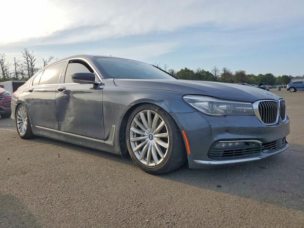 2016 BMW 740