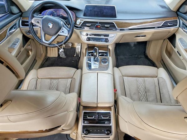 2016 BMW 740