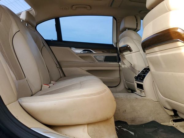 2016 BMW 740