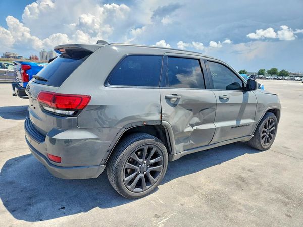 2020 JEEP GRAND CHEROKEE Laredo