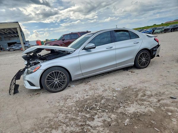 2021 MERCEDES-BENZ C-CLASS C300 — Front 3/4