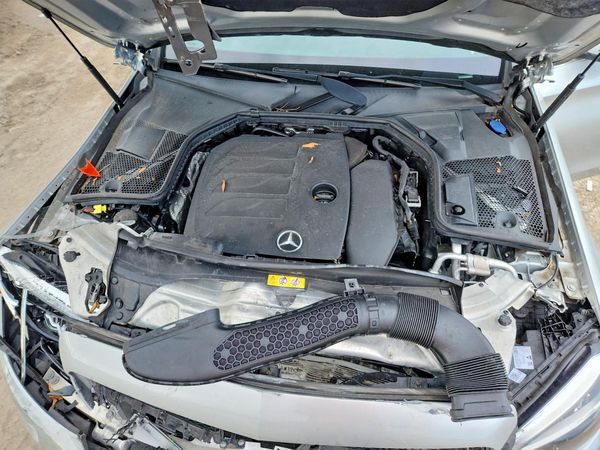 2021 MERCEDES-BENZ C-CLASS C300 — Engine bay