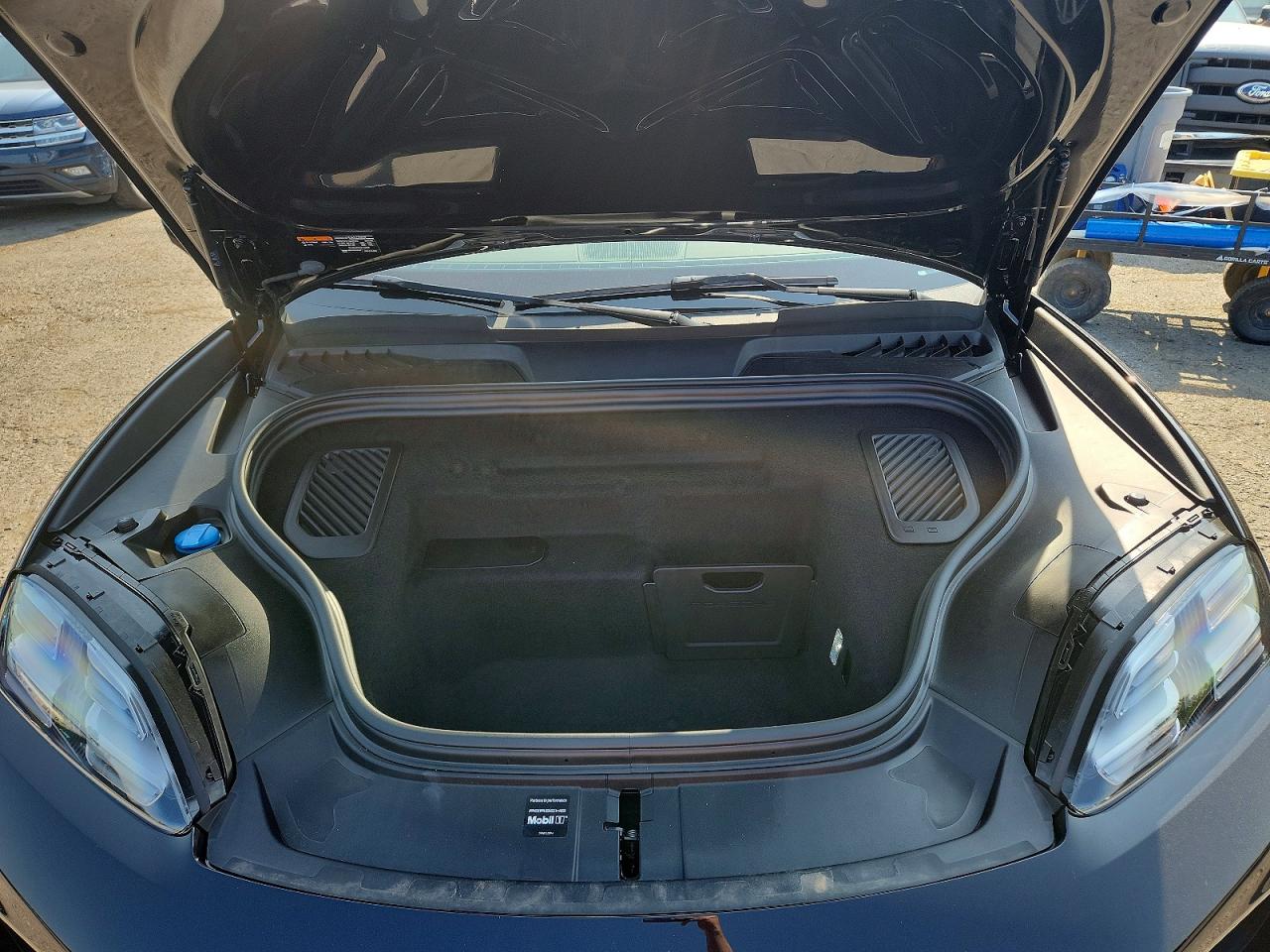 2025 PORSCHE MACAN 4S Electric