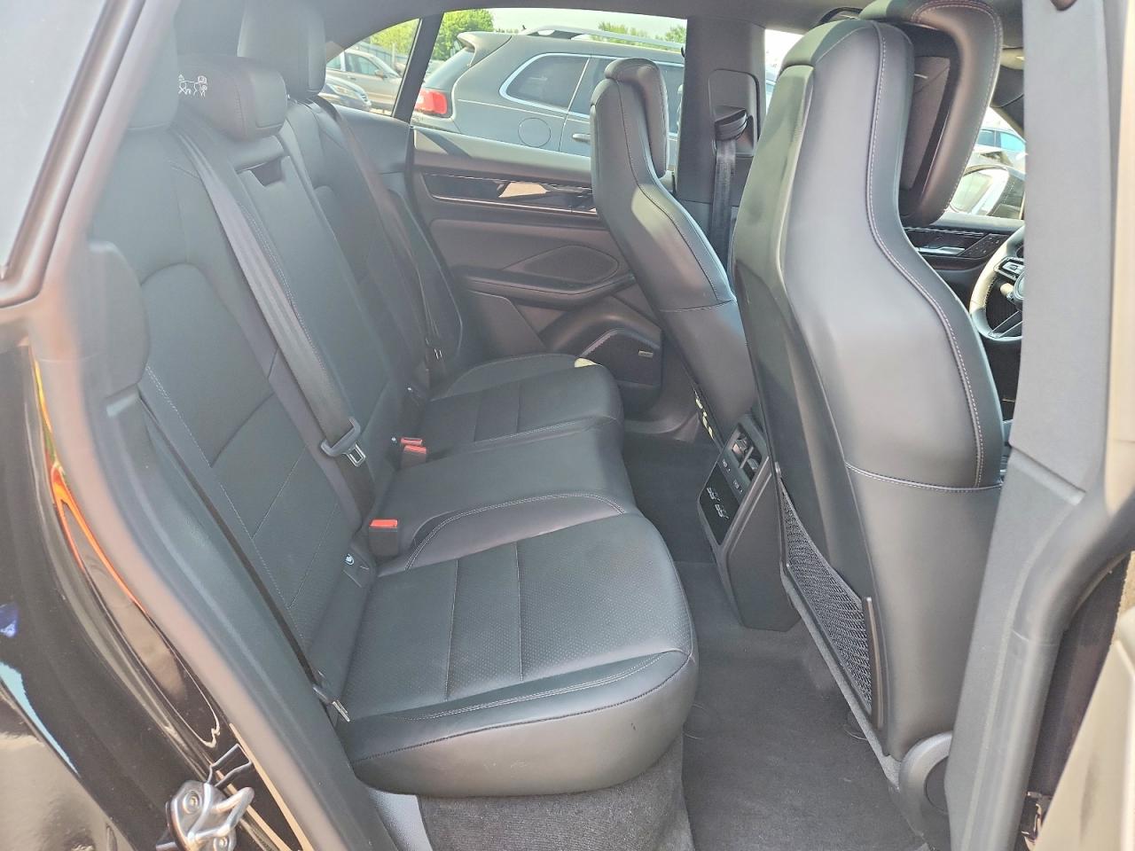 2025 PORSCHE MACAN 4S Electric