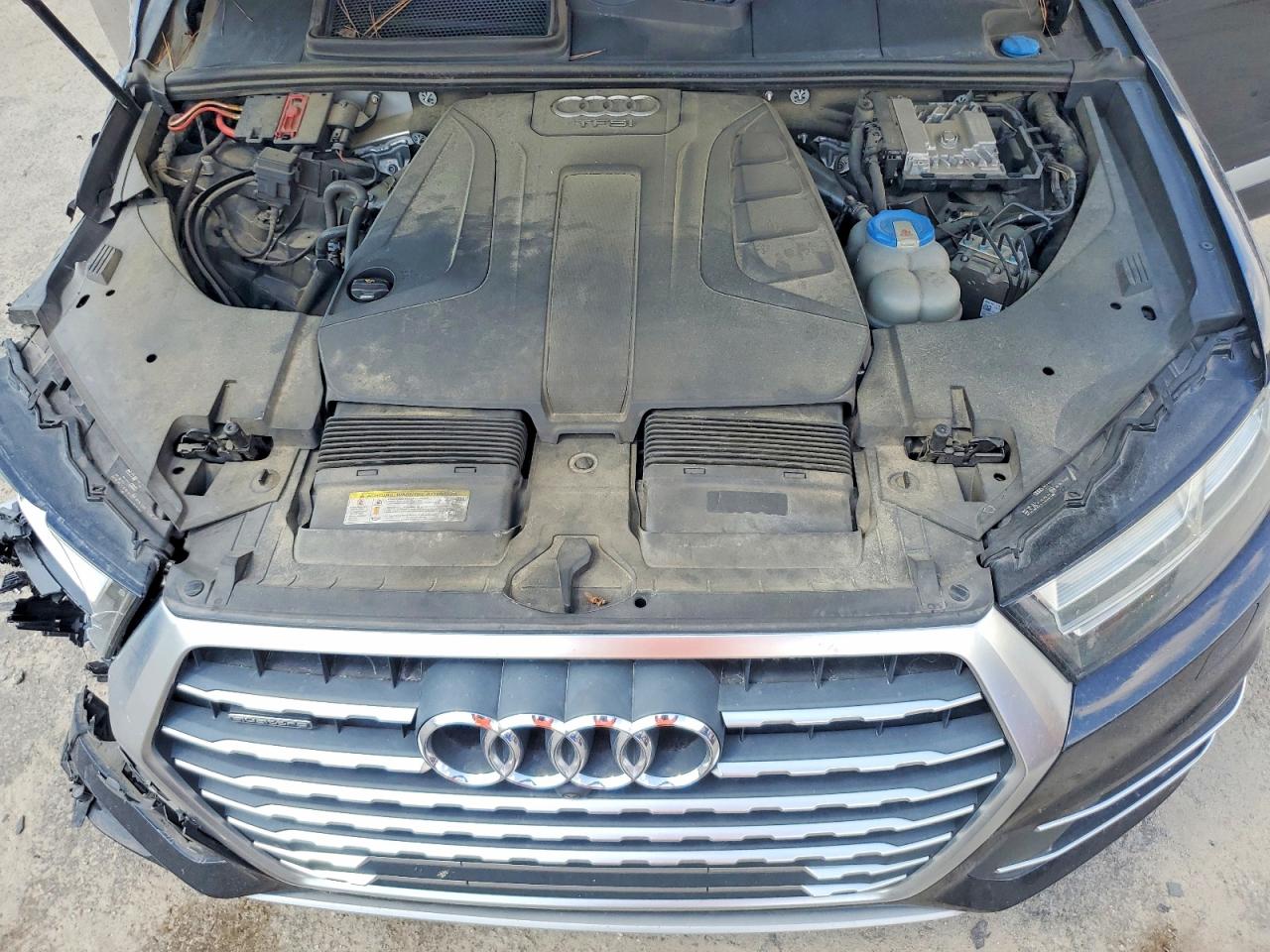 2017 AUDI Q7 quattro Premium Plus