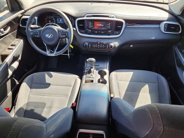 2017 KIA SORENTO L, LX