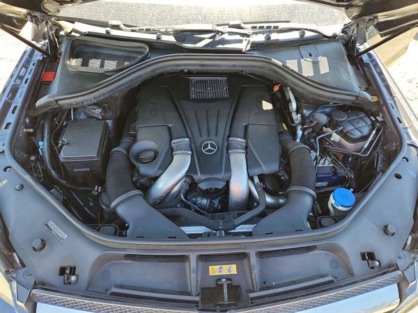 2015 MERCEDES-BENZ GL GL550 4MATIC