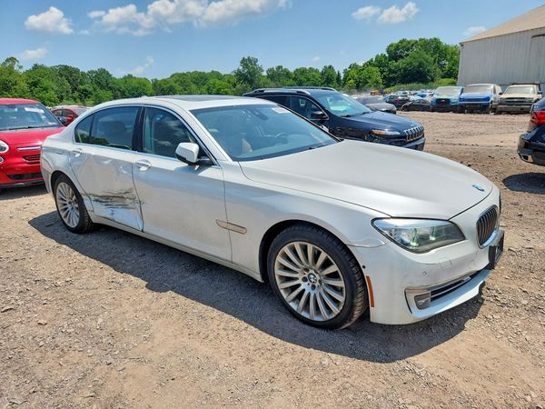 2013 BMW 740