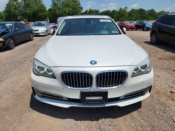 2013 BMW 740