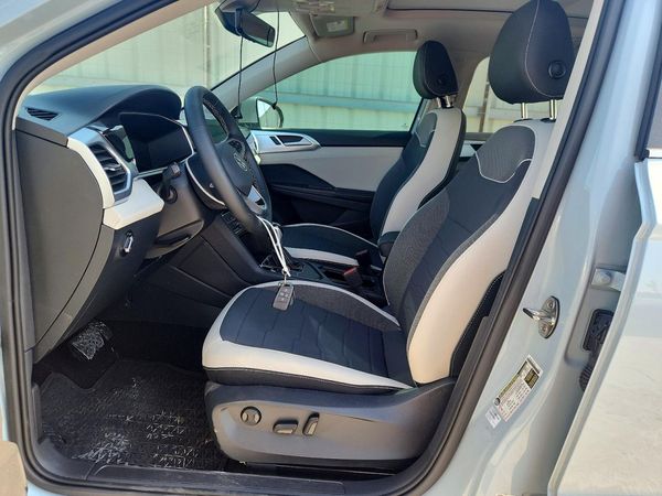 2025 VOLKSWAGEN TAOS