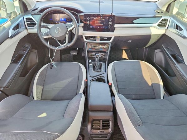 2025 VOLKSWAGEN TAOS