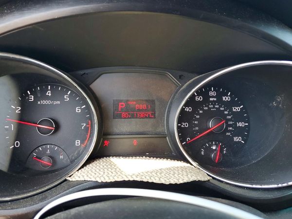 2016 KIA SEDONA LX - Middle-low