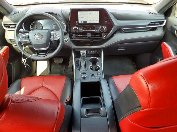 2024 TOYOTA HIGHLANDER