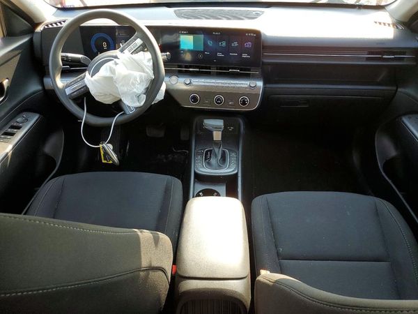2024 HYUNDAI KONA SE