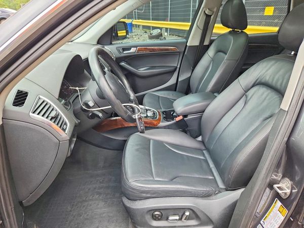 2015 AUDI Q5 Premium Plus — DENT