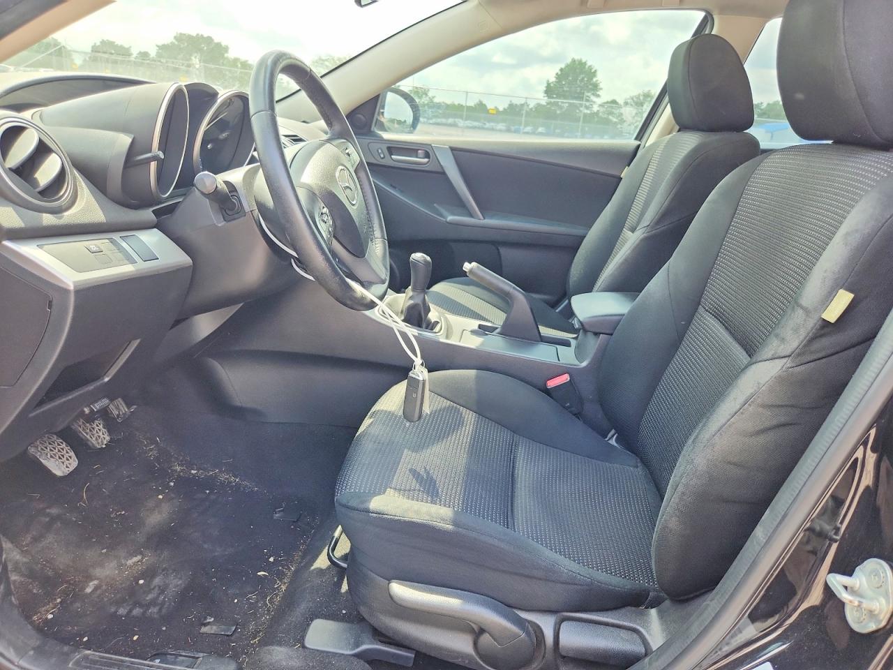 2013 MAZDA 3 Touring/GS