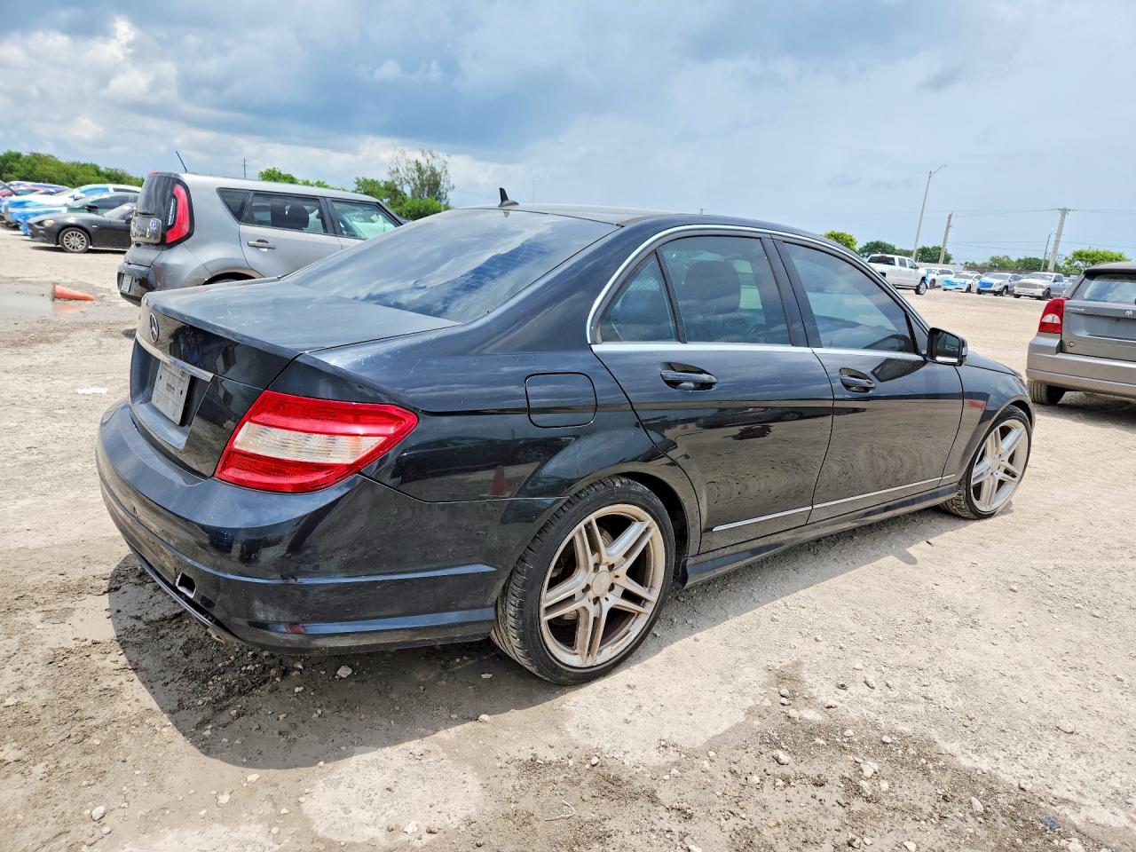 2011 MERCEDES-BENZ C C300