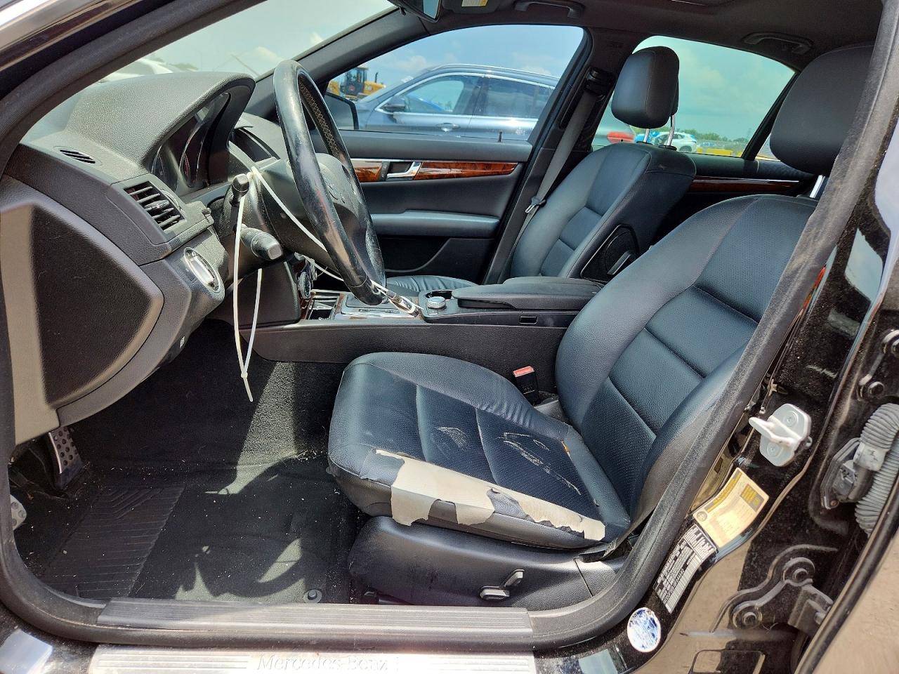 2011 MERCEDES-BENZ C C300