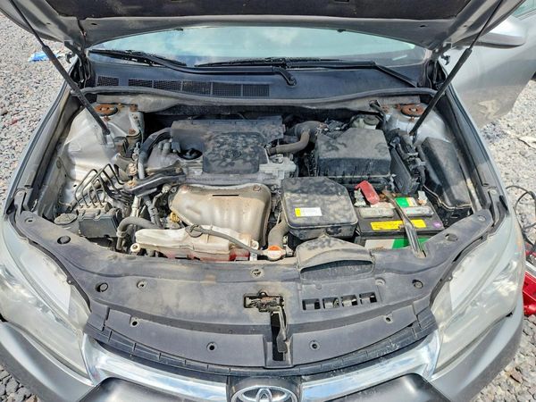 2016 TOYOTA CAMRY