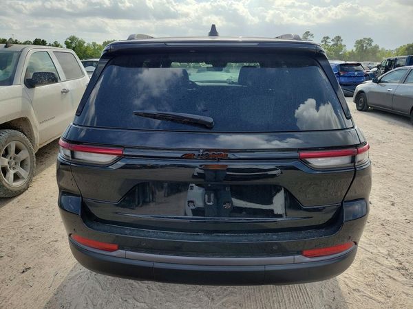 2026 JEEP GRAND CHEROKEE LAREDO 4X2
