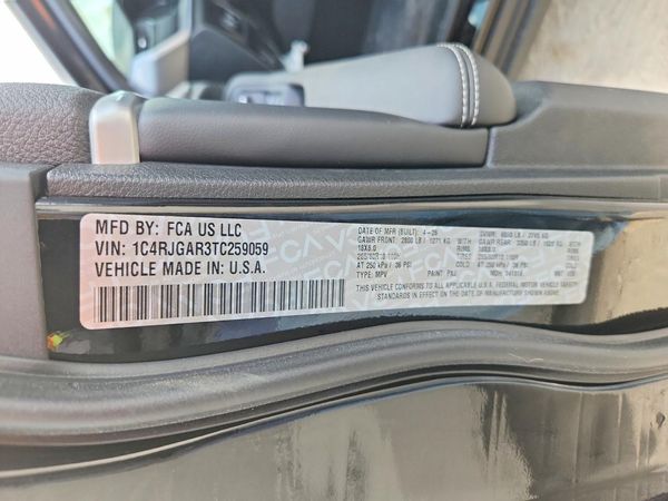 2026 JEEP GRAND CHEROKEE LAREDO 4X2