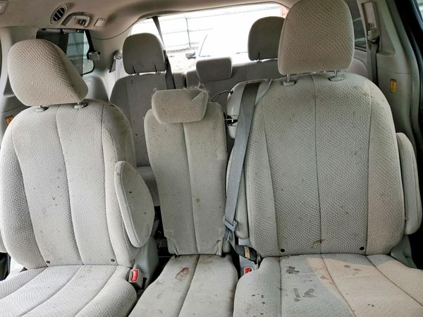 2012 TOYOTA SIENNA