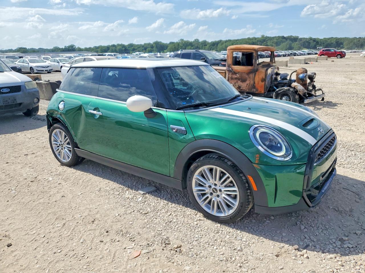 2024 MINI COOPER