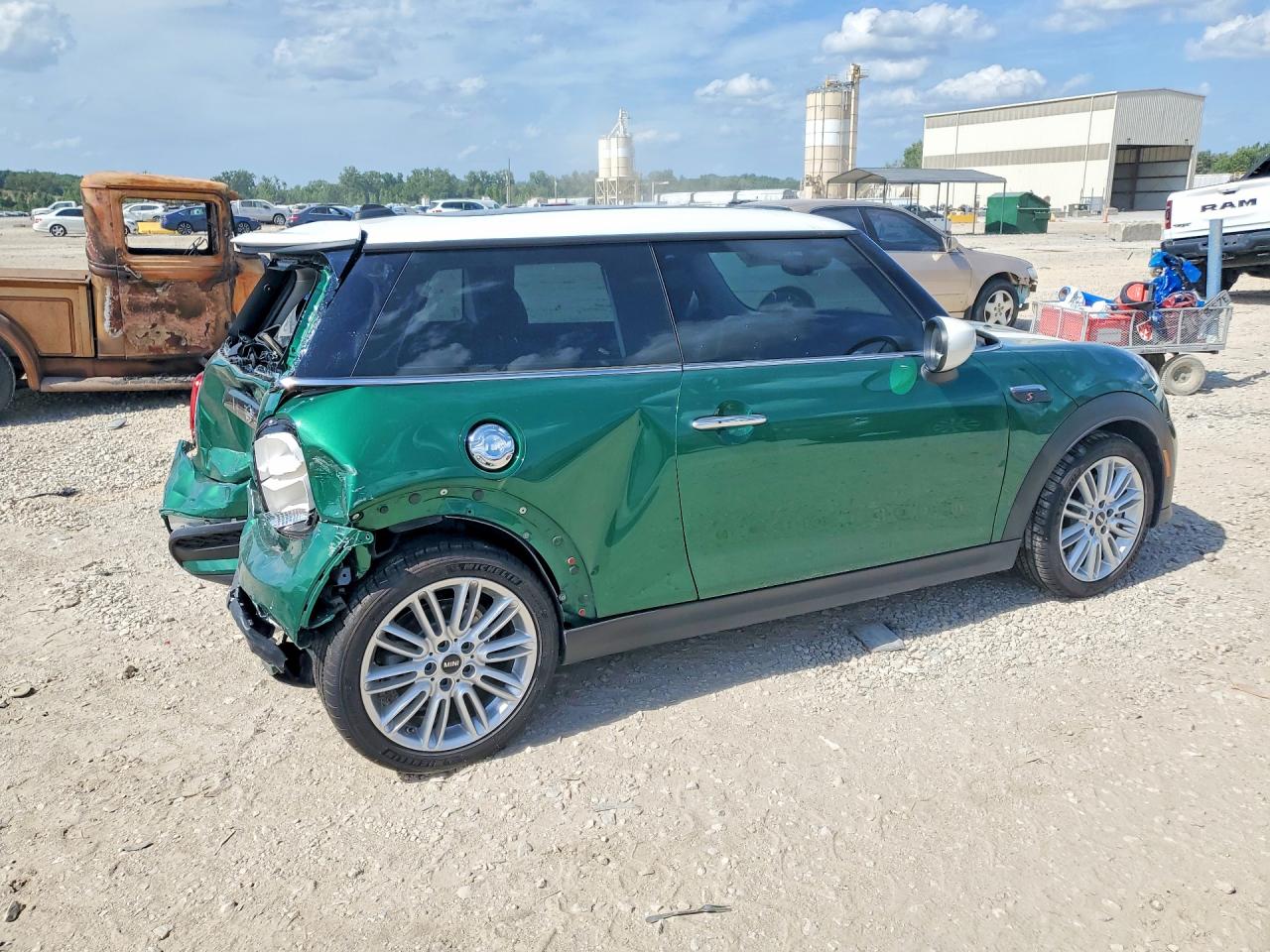 2024 MINI COOPER