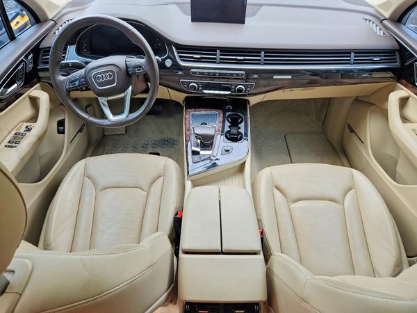 2018 AUDI Q7 quattro Prestige
