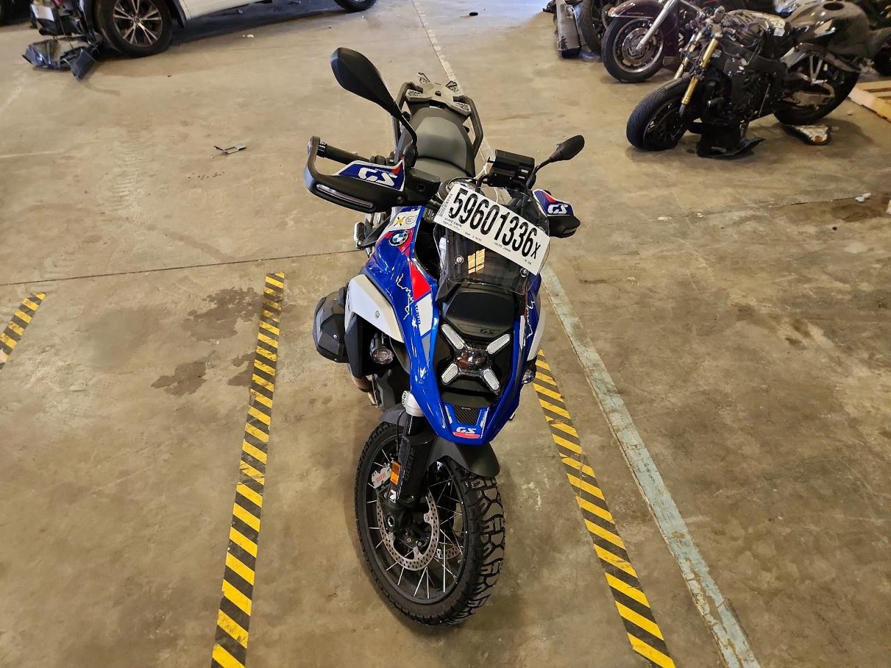 2025 BMW R 1300