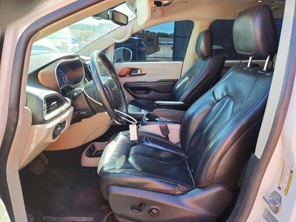 2017 CHRYSLER PACIFICA