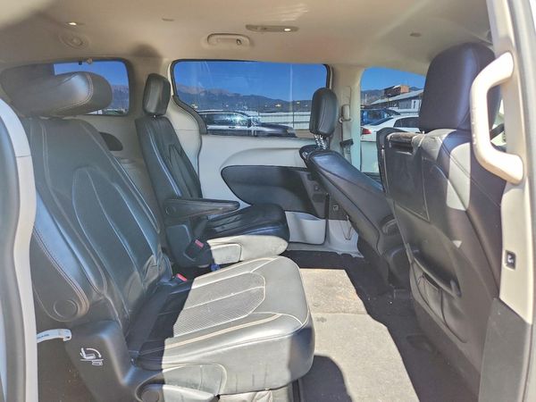 2017 CHRYSLER PACIFICA